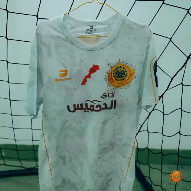 وافق الاتحاد الافريقي لكرة القدم، قبل قليل من مساء يومه السبت، على إعتماد القميص الرسمي لنهضة