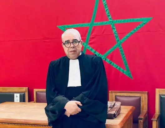 خبير في القانون الدولي يتحدث عن احتجاز “نهضة بركان” والسيناريوهات المحتملة
