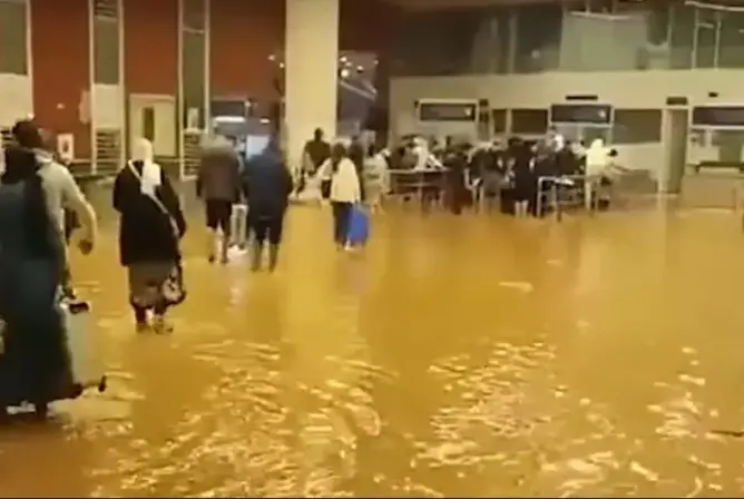 بعد أشهر من الواقعة..وزير النقل يُبرر “فضيحة” فيضان مطار وجدة ويدافع عن لقلالش