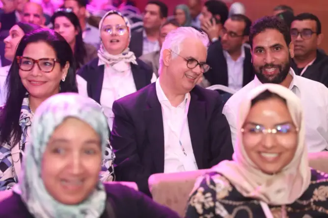 أفيلال يرفض “الدكتاتورية” ويتمسك بمنافسة بركة لقيادة سفينة الاستقلال