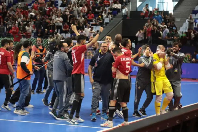 فرحة المنتخب الليبي بعد التأهل لكأس العالم “الفوتسال”