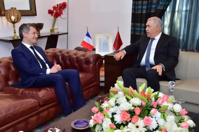 استقبل وزير الداخلية عبد الوافي لفتيت، اليوم الاثنين بالرباط، وزير الداخلية وما وراء البحار الفرنسي جيرالد دارمانان، بحضور عدد من المسؤولين رفيعي المستوى بالبلدين.