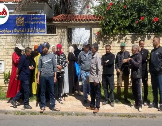ساكنة “الأحباس” تحتج أمام مندوبية الأوقاف بالجديدة