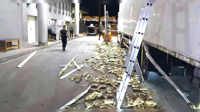 ضبط 3 شاحنات محملة بالحشيش بميناء الجزيرة الخضراء