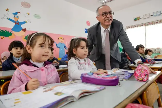 وزارة بنموسى تدعو مسؤوليها إلى تشجيع التلاميذ على ممارسة “الغولف”