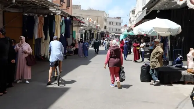 تجار قيسارية الحفاري بالبيضاء يستنكرون “تعسف السلطات” (فيديو)