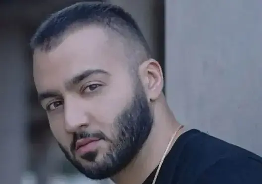 إيران تحكم بالإعدام على مغني راب مشهور بتهمة “الإفساد في الأرض”