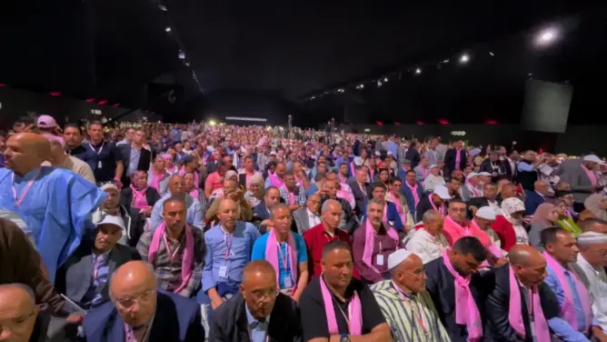 مؤتمر الاستقلال يُمرر تعديلات النظام الأساسي ويتجنب “تصدع” انتخاب القيادة