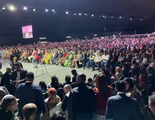 قبيل انتخاب الأمين العام.. مؤتمر الاستقلال يعتمد البيان الختامي ومناوشات بين مزور وشقيقة أفيلال