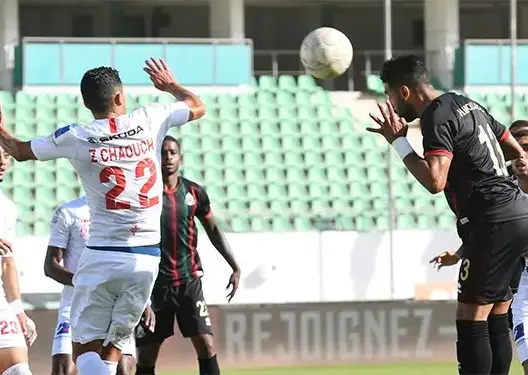 وسط جدل تحكيمي.. حسنية أكادير يهزم الجيش الملكي ويحرمه من الابتعاد في الصدارة