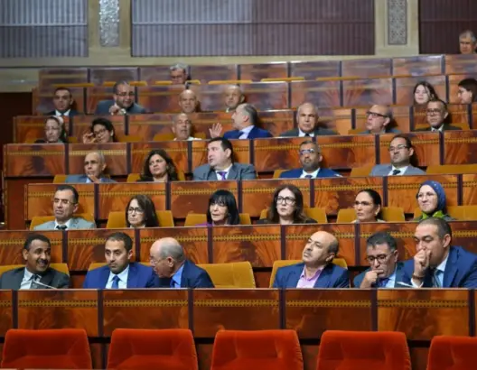 “باعونا وتخلصوا” .. صدام بين الحركة والاتحاد يهدد بانفراط عقد المعارضة بالبرلمان