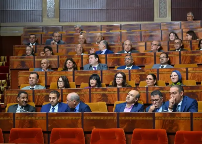 “باعونا وتخلصوا” .. صدام بين الحركة والاتحاد يهدد بانفراط عقد المعارضة بالبرلمان