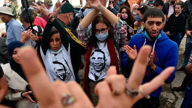 “حرية الصحافة”..المغرب يرتقي في التصنيف والصحافة المستقلة مهددة بالانقراض بالجزائر
