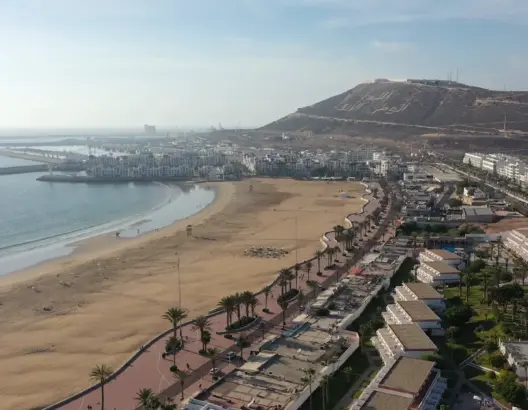 مجلس أخنوش يعتمد نمطا جديدا لتدبير شواطئ أكادير