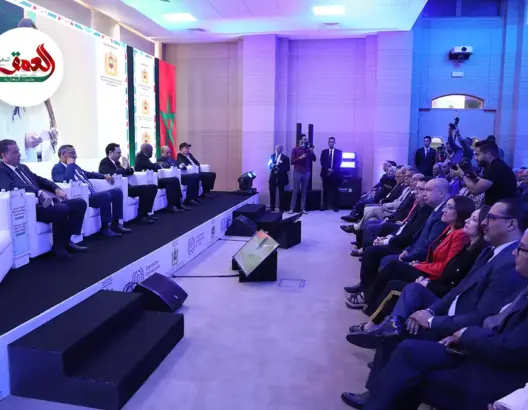 النقابات والباطرونا يناقشان ملفي التقاعد والإضراب