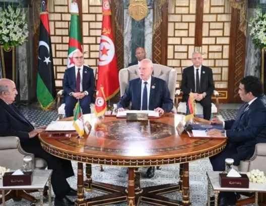محمد كريشان: “التكتل الثلاثي” محكوم بالفشل وتونس بلد فقد عقله