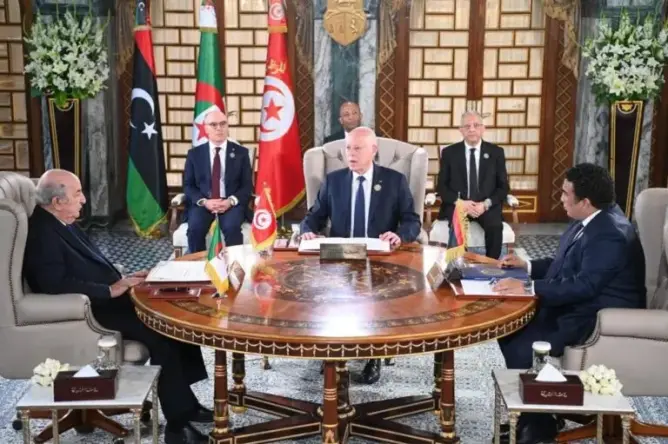 محمد كريشان: “التكتل الثلاثي” محكوم بالفشل وتونس بلد فقد عقله
