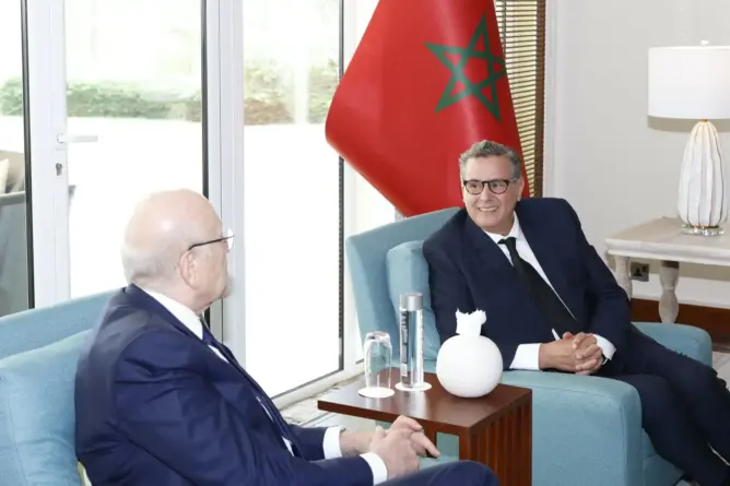 القمة العربية بالمنامة .. مباحثات ثنائية تجمع بين أخنوش ورئيس الحكومة اللبنانية