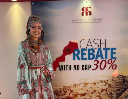 بقفطان يعكس “الثقافة الأمازيغية”.. الزياري تتألق في مهرجان “كان”