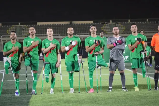 بلغ المنتخب المغربي لكرة القدم لمبتوري الأطراف، نصف نهائي كأس افريقيا المؤهل لكأس العالم، بعد فوز دراماتيكي