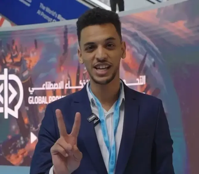 ينحدر من زاكورة .. شاب مغربي يحصُد المركز الثاني في مسابقة الذكاء الاصطناعي بدبي