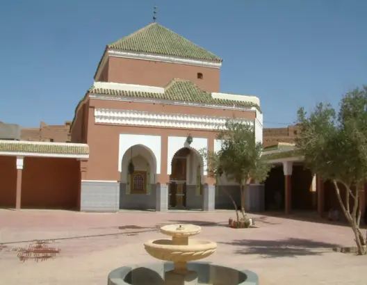 في‭ ‬رحاب‭ ‬زاكورة‭ ‬والزاوية‭ ‬الناصرية‭ ‬‮: حين‭ ‬كانت‭ ‬تامكروت‭ ‬محطة‭ ‬في‭ ‬الطريق‭ ‬إلى‭ ‬الله‮!‬‭