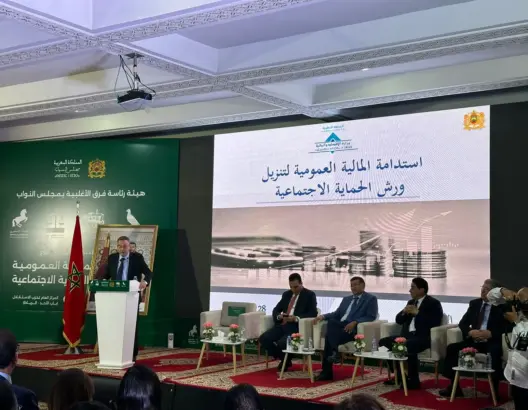 لقجع يتسلح بلغة الأرقام لـ”نسف” رواية البيجيدي حول إقصاء ملايين المغاربة من التغطية الصحية