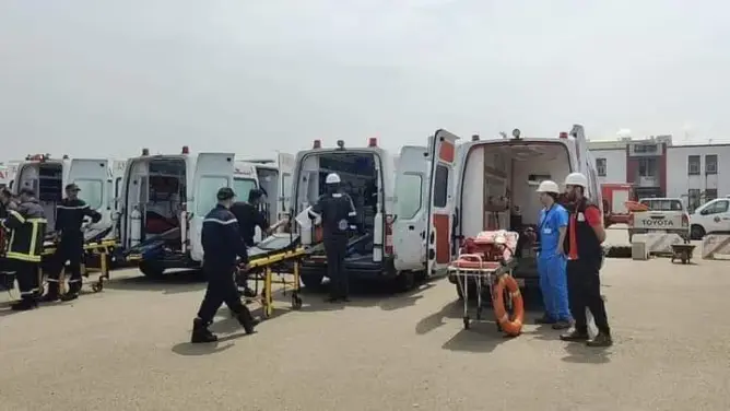 انفجار باخرة أجنبية قبالة سواحل الجرف الأصفر يخلف قتلى وجرحى