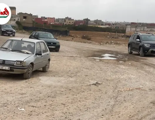 طريق مهترئة بمولاي عبد الله بالجديدة تؤرق الساكنة