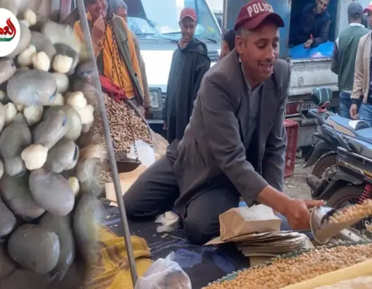 “طايب وهاري”.. أكلة تقاوم الزمن في الأسواق الشعبية