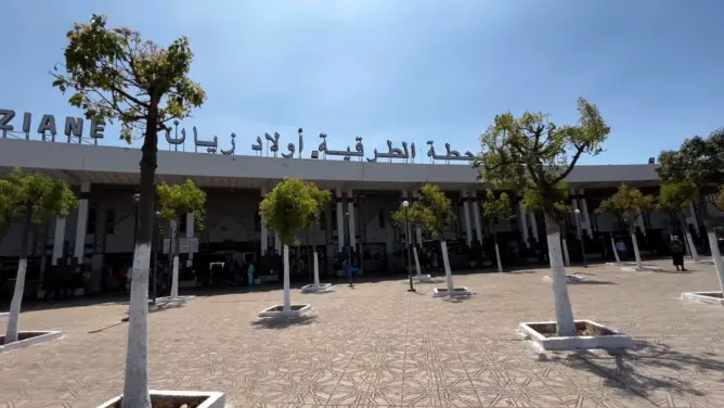 جشع النقل يخنق المغاربة.. زيادات عشوائية واكتظاظ بالحافلات يفسدان فرحة العيد