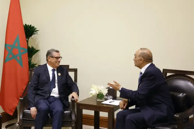 أخنوش يجري مباحثات مع رئيس الوزراء الأردني