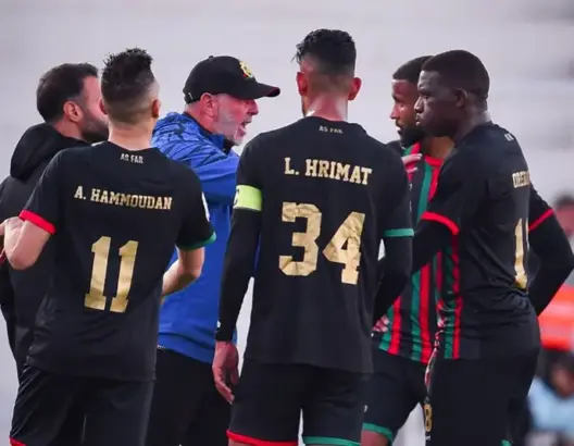 مدرب الجيش الملكي يقرر الرحيل والجماهير تثور في وجه الأيوبي والتحكيم