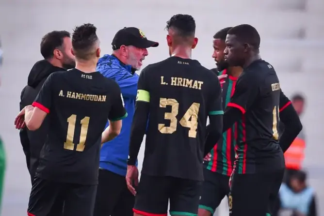 مدرب الجيش الملكي يقرر الرحيل والجماهير تثور في وجه الأيوبي والتحكيم