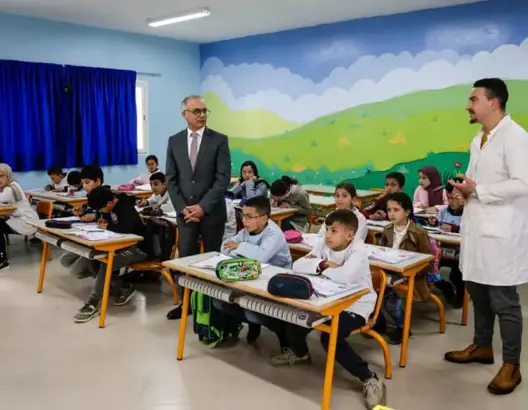 “علامة الريادة”..مرسوم حكومي يمنح أسرة التعليم تعويضات مالية جديدة