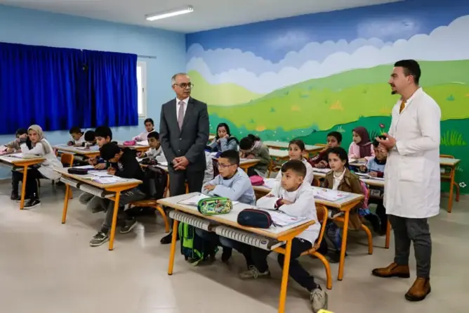 “علامة الريادة”..مرسوم حكومي يمنح أسرة التعليم تعويضات مالية جديدة