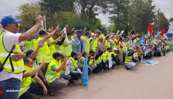 مستخدمو “الطرق السيارة” بتازة يحتجون ضد تنصل الإدارة من التزاماتها