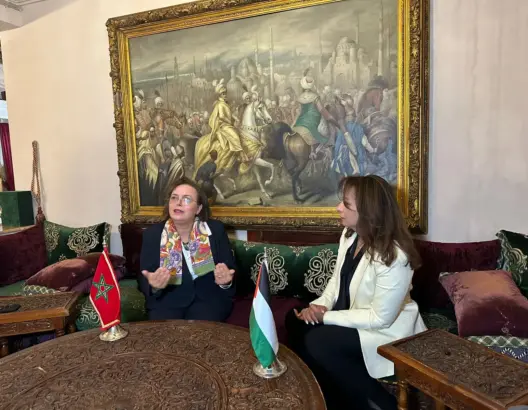 حيار توقع اتفاقية تعاون لدعم سكان غزة ونظيرتها الفلسطينية تشيد بمبادرات المغرب (فيديو)