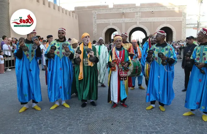 بموكب تقليدي يضم "فرق فلكلورية".. انطلاق فعاليات مهرجان كناوة بالصويرة