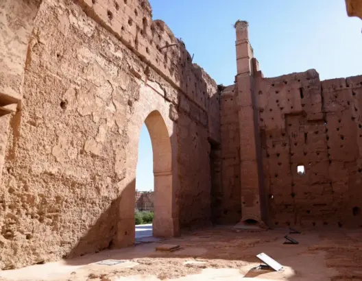 بنسعيد يزور مآثر تاريخية تضررت جراء الزلزال ويواكب سير أشغال ترميمها