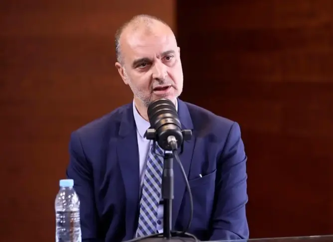 “رجل الجائحة”.. اليوبي يفتح علبة أسراره لـ”العمق” ويكشف كواليس تدبير “كورونا”