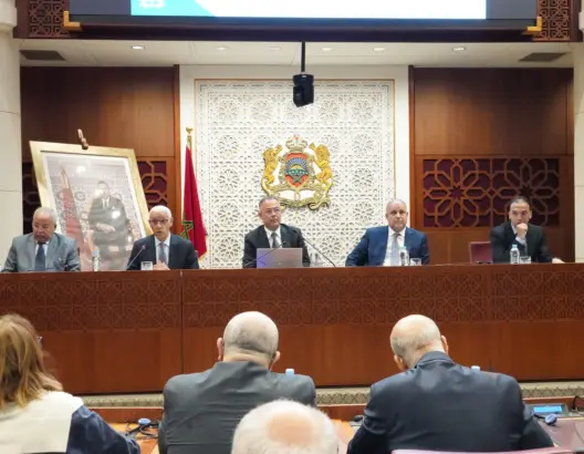 الحكومة تُطلع البرلمان على خطة إصلاح قانون تنظيم المالية قبل عرضها أمام الملك