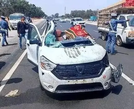 مصرع 6 أشخاص في حادث سير خطير بين سيارة أجرة وشاحنة عسكرية