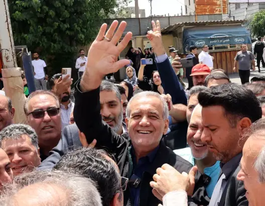 فوز الإصلاحي مسعود بزشكيان بانتخابات الرئاسة الإيرانية