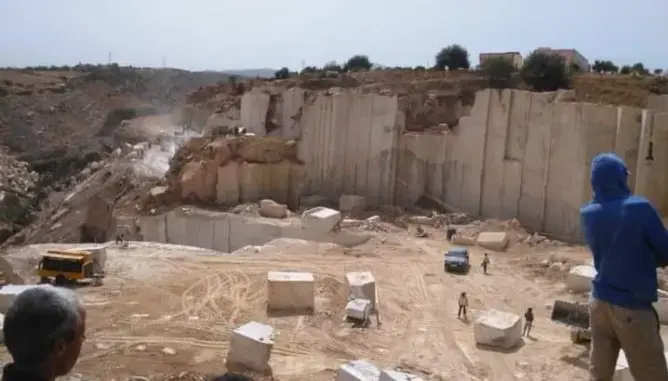 انتشال جثة شخص ونجاة آخر بعد انهيار مقلع للأحجار في تازة