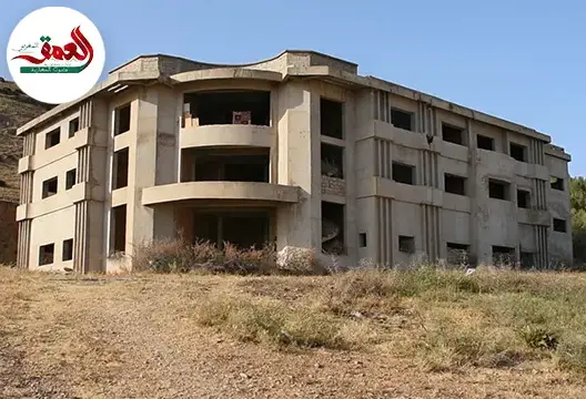 بناية مهجورة بفاس تثير الجدل
