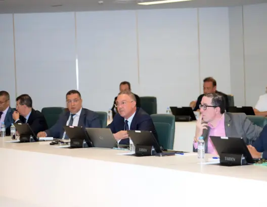 لقجع يستعرض أمام المجموعة البرلمانية خطة جامعته لتطوير الكرة الوطنية
