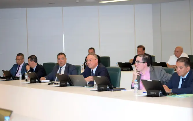 لقجع يستعرض أمام المجموعة البرلمانية خطة جامعته لتطوير الكرة الوطنية