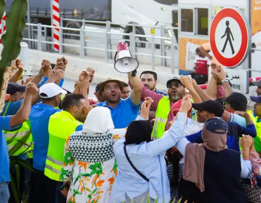 بعد شهرين من الاحتجاج.. مستخدمو الطرق السيارة يرفضون قانون “شابليي” ويستغربون “تجاهل” الإدارة