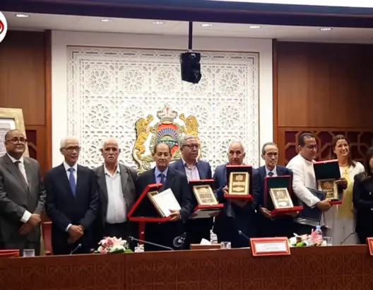 قائمة المتوجين بجائزة الصحافة البرلمانية
